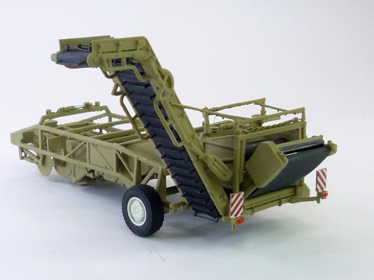 Preview: Kartoffelrodelader Fortschritt E682 siena Arbeitsstellung 1/32
